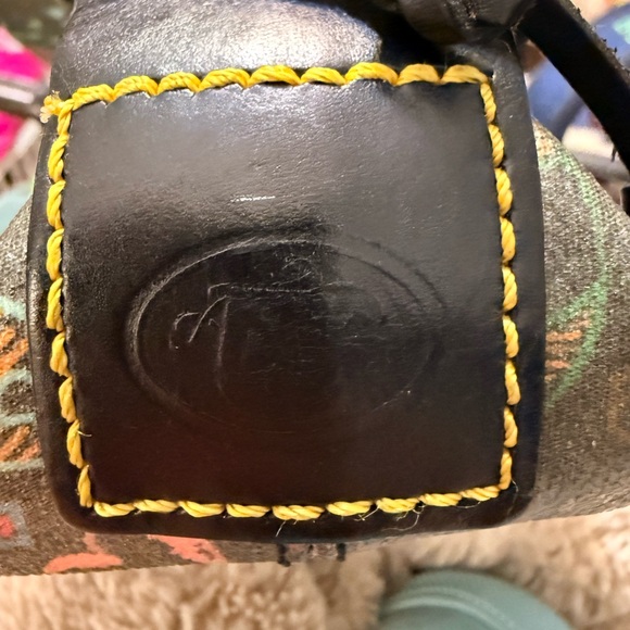 Vtg Dooney & Bourke Women’s Black Medium Snap closure Monogrammed Shoulder Bag. - Picture 13 of 16